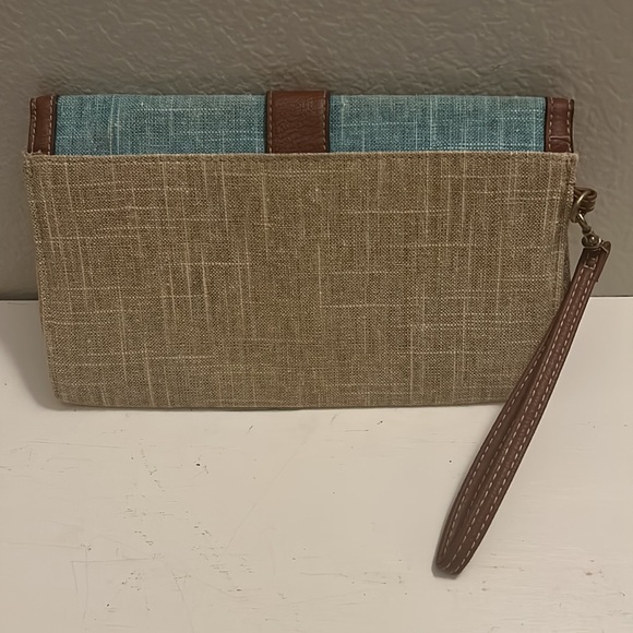 Merona hand clutch bag . Good condition. Preowned . 10 x 6.5 inches - Picture 4 of 10